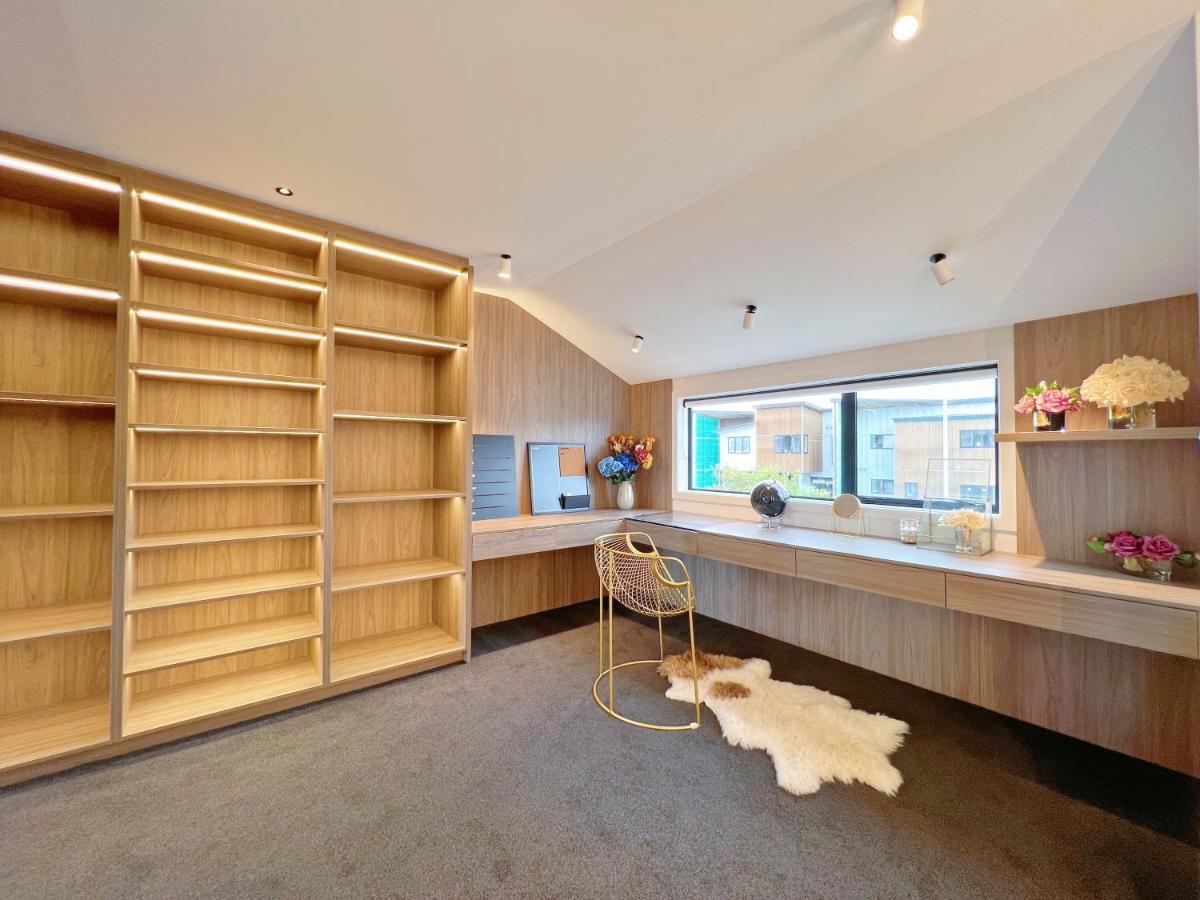 Elegant Beach House In Long Bay Auckland Exterior photo