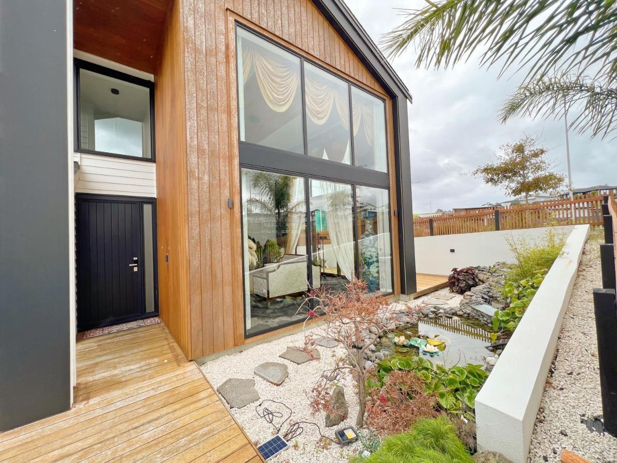 Elegant Beach House In Long Bay Auckland Exterior photo