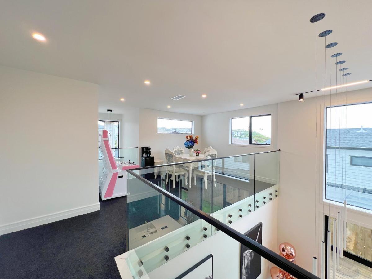Elegant Beach House In Long Bay Auckland Exterior photo